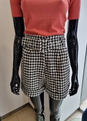 Панталон къс пепит