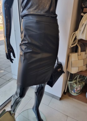 Пола кожа до коляно