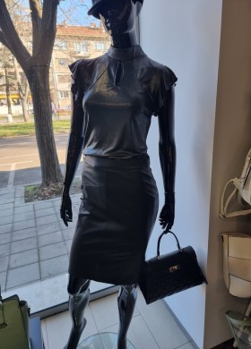 Пола кожа до коляно