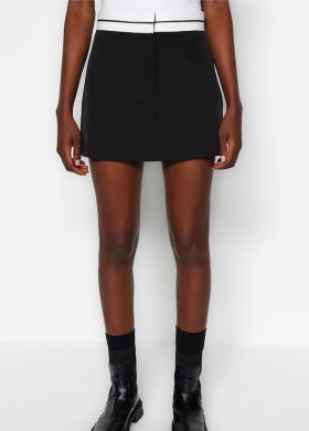 Пола-панталон с бял кант