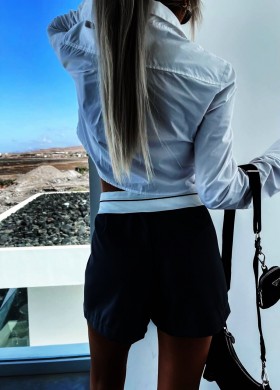 Пола панталон в черно