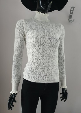 Поло бяло с къдрички