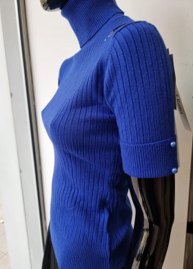 Поло в кралскосин цвят