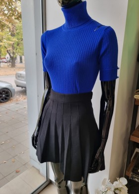 Поло в кралскосин цвят