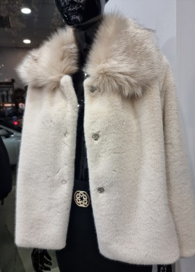 Пухкаво късо палто