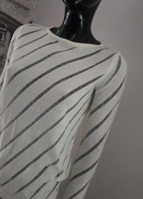 Пуловер бял Su Moda