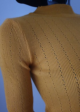 Пуловер горчица фино плетиво