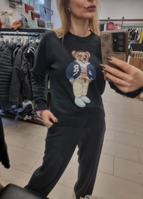 Пуловер с Мече черен