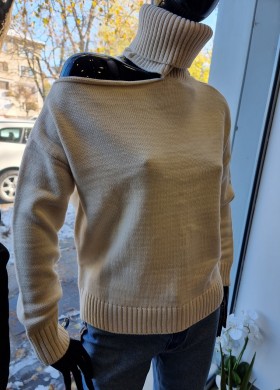 Пуловер с едно рамо 