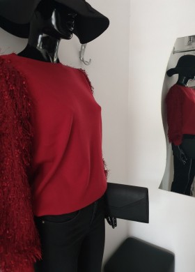 Пуловер с ръкави ресни