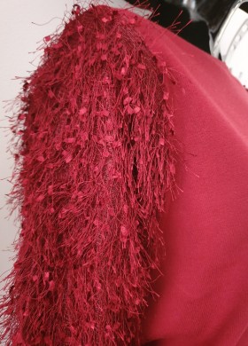 Пуловер с ръкави ресни