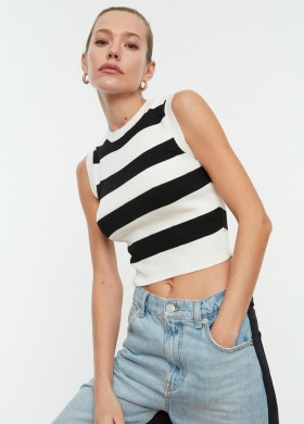 Раиран втален топ