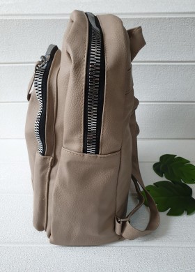 Раница бежова