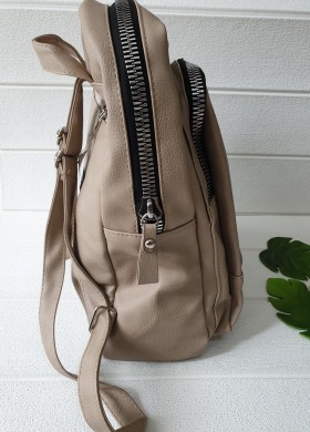 Раница бежова