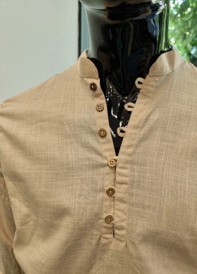 Риза бежова с попска яка