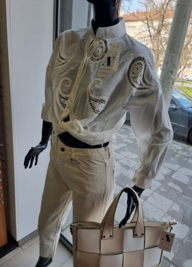 Риза с бродерия