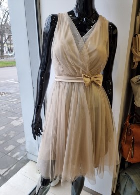 Рокля BUENA в бежово