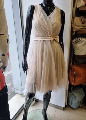 Рокля BUENA в бежово