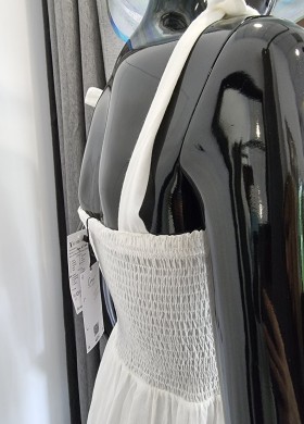 Рокля дълга бяла