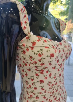 Рокля дълга с къдрички