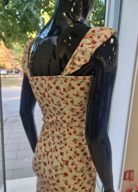 Рокля дълга с къдрички