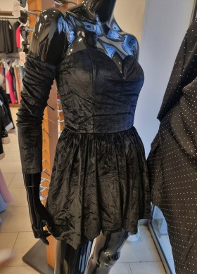 Рокля кадифе черна