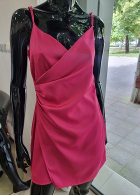 Рокля с набирания в циклама