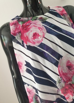 Рокля с волани