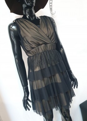 Рокля на волани