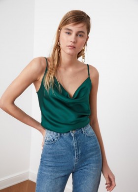 Сатиниран топ зелен