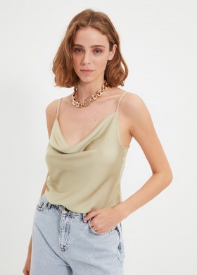 Сатиниран топ златист