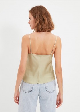 Сатиниран топ златист