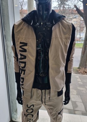 Спортен екип в бежово с шушляк