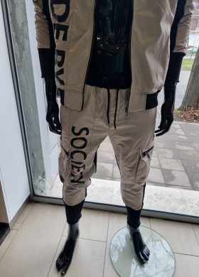 Спортен екип в бежово с шушляк