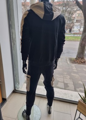 Спортен екип в бежово с шушляк