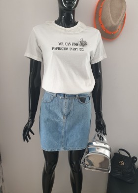 Тениска с цвете бяла