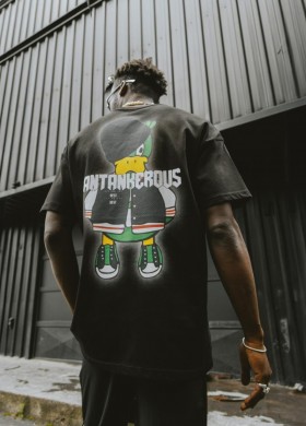 Тениска с паток черна