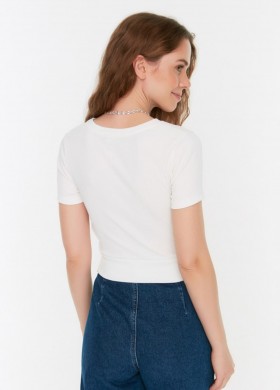 Тениска с възел