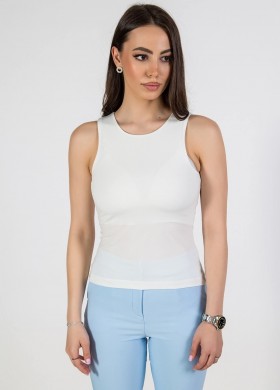Топ в бяло